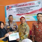 Pemdes Batiknau Salurkan BLT-DD serta Pra Musyawarah Titik Nol Kegiatan Pembangunan Pipanisasi DD Tahun 2025
